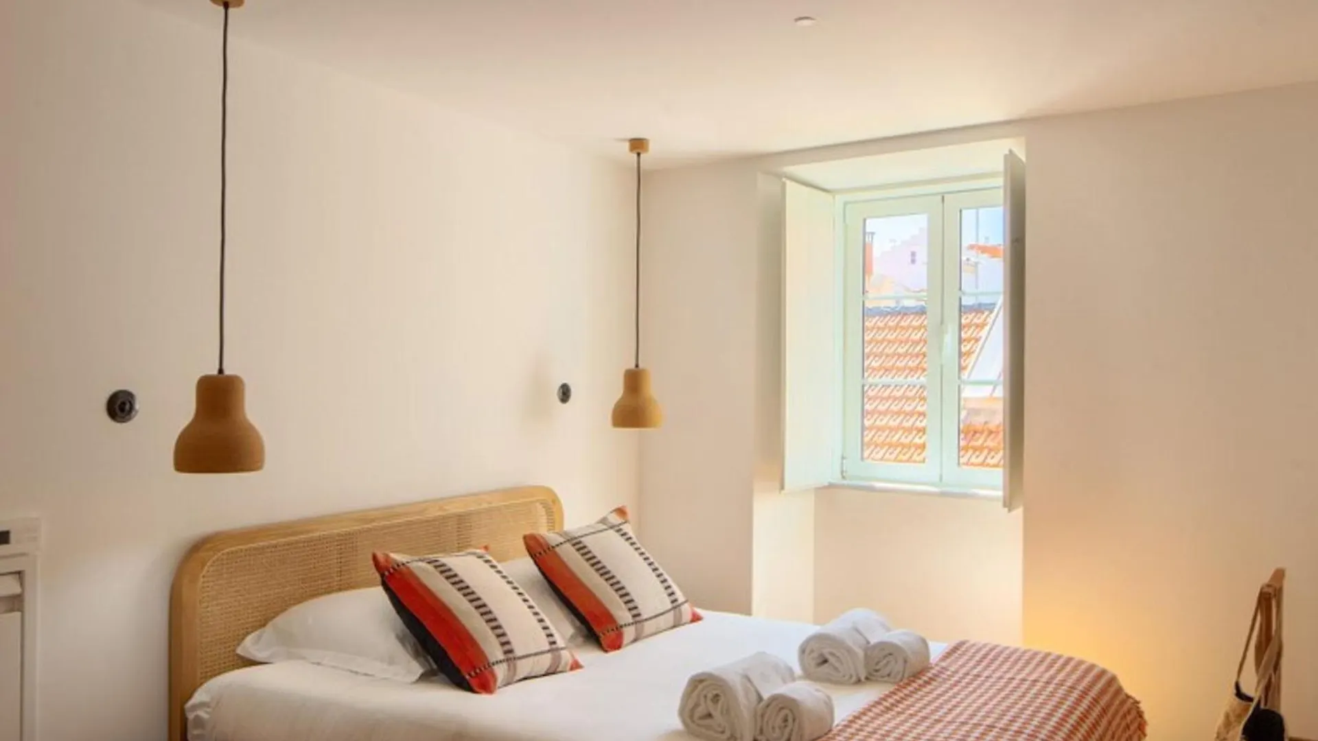 1Bdr Apartment With Terrace And View By Lovelystay Lisbon Portugal