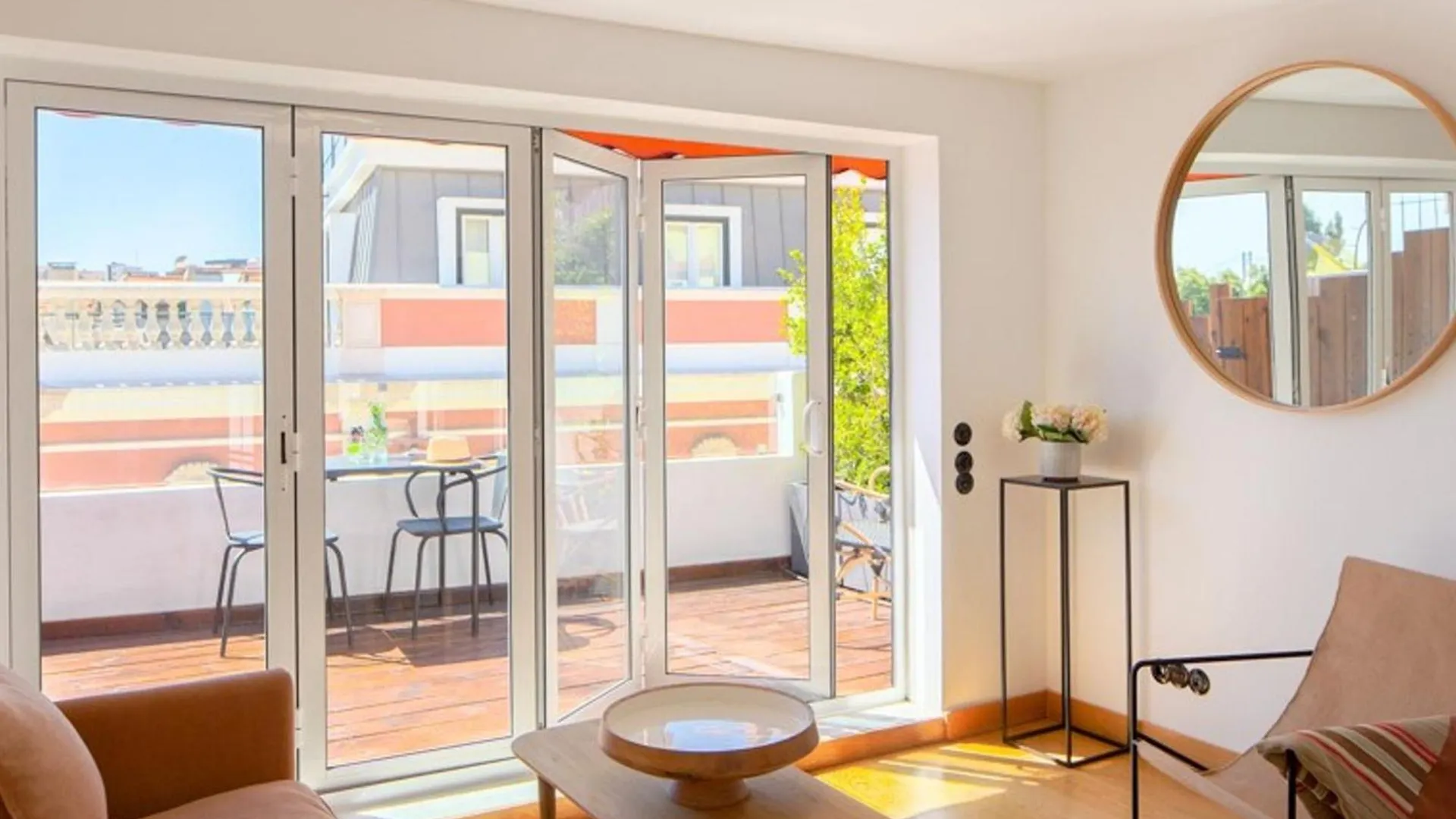 1Bdr Apartment With Terrace And View By Lovelystay Lisbon Portugal